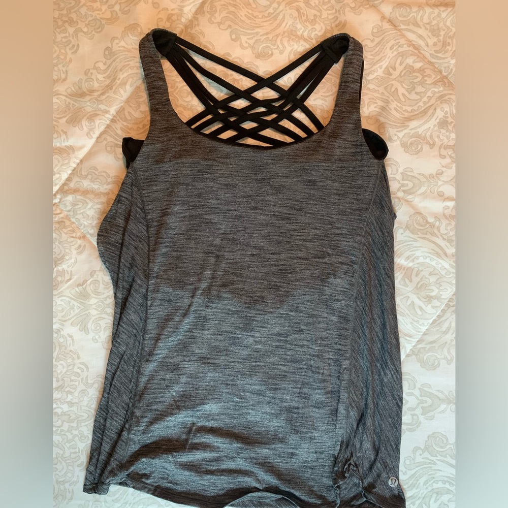 Lululemon bra/shirt combo
